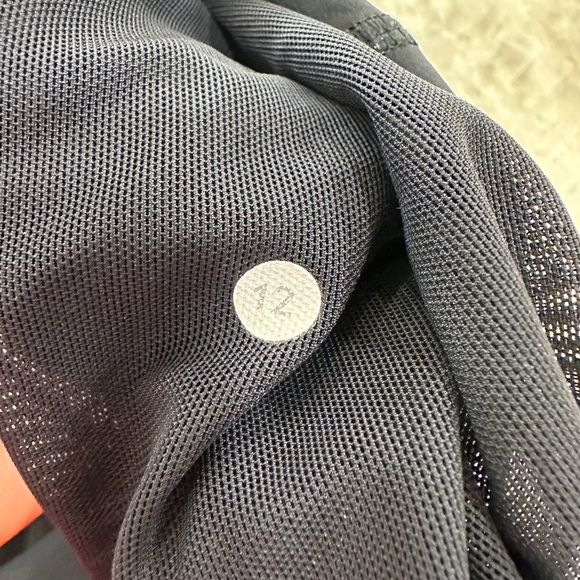 Lululemon Black Athletic Capri Pants size 12 - Picture 5 of 5